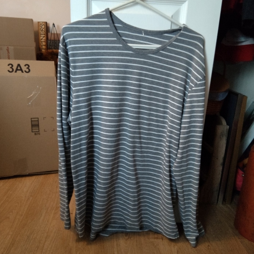 Lululemon long sleeve t shirt
